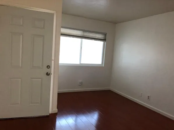 1111 Berkeley Ave #2, Menlo Park, CA 94025