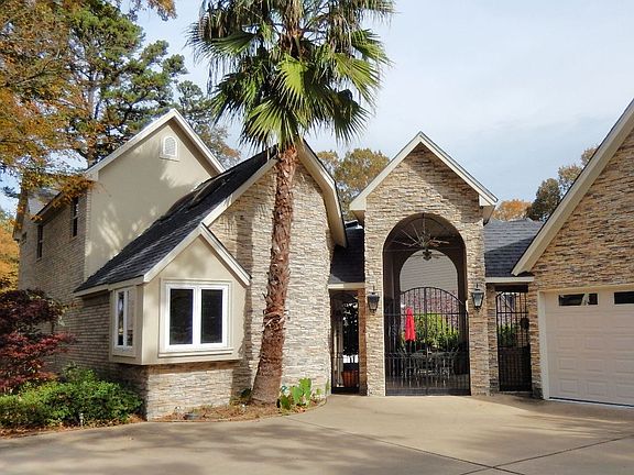 2nd image of 157 Dogwood Lakes Cir