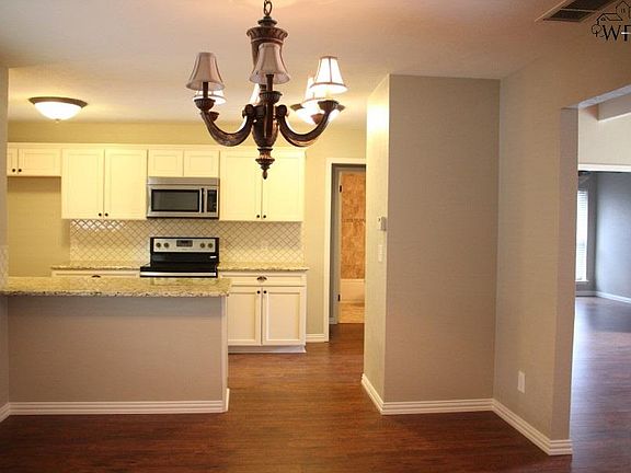 4th image of 4429 Prince Edward Dr