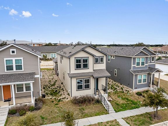 3rd image of 1769 Yaupon Grove Ln