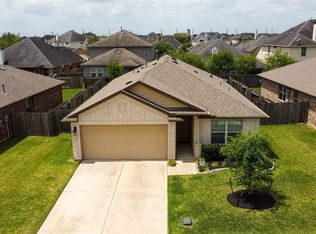 17 Rodeo Bend Dr, Manvel, TX 77578