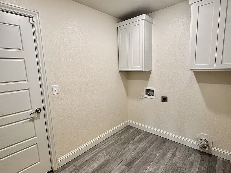 903 Lawlis Rd — Photo 6