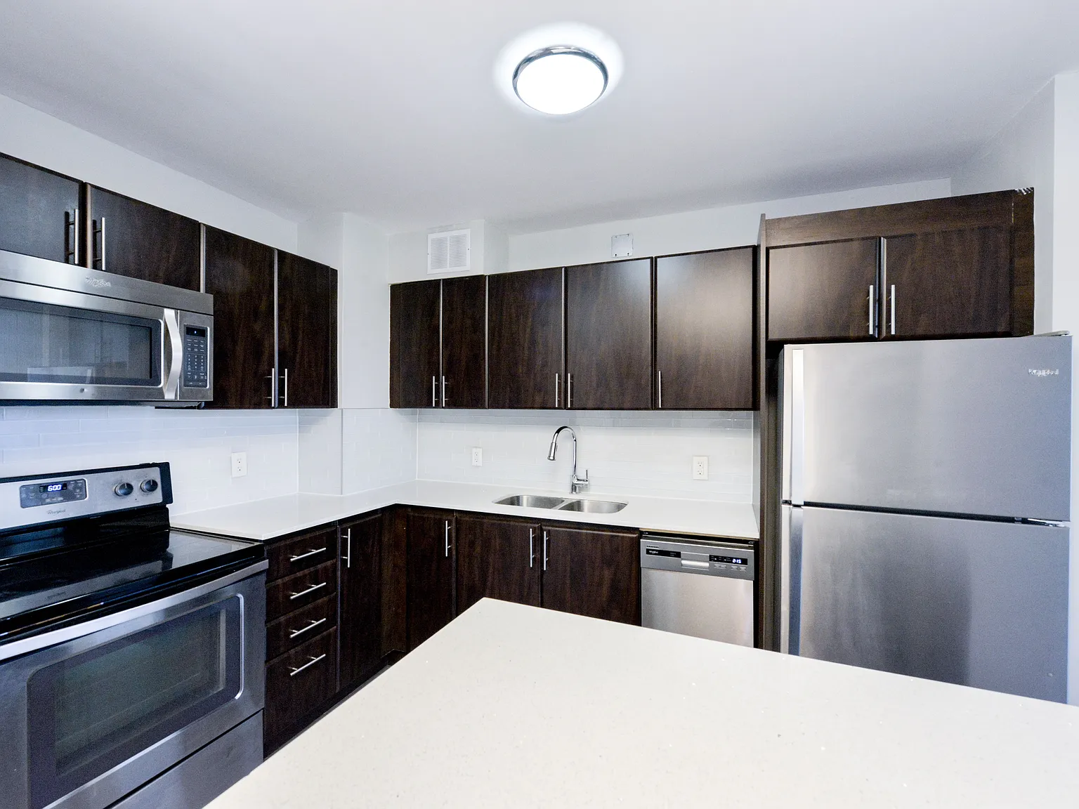 Almore Apartments — Photo 3