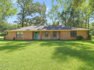 123 Tennyson Cv, Picayune, MS 39466