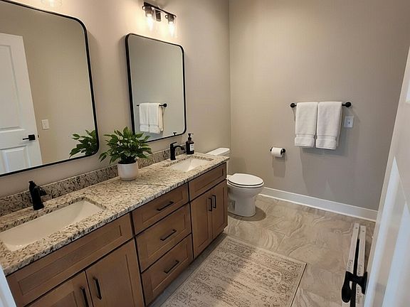 5th image of 204 Sandalwood Way