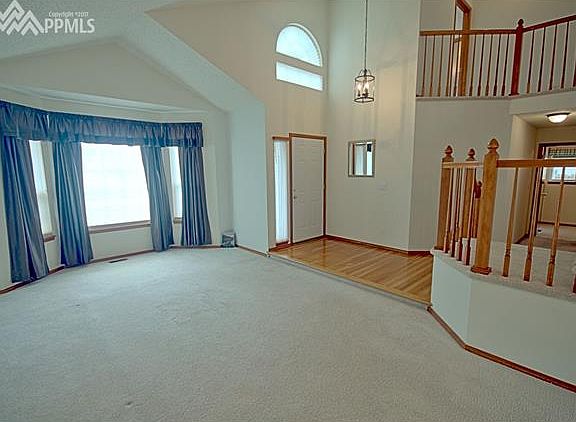 4th image of 8765 Quail Glen Dr