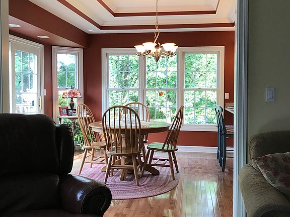 3rd image of 302 Hawks Nest Dr