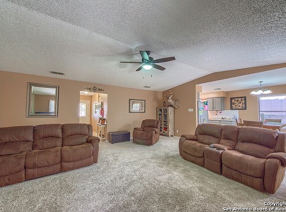5th image of 331 Crownhill Dr