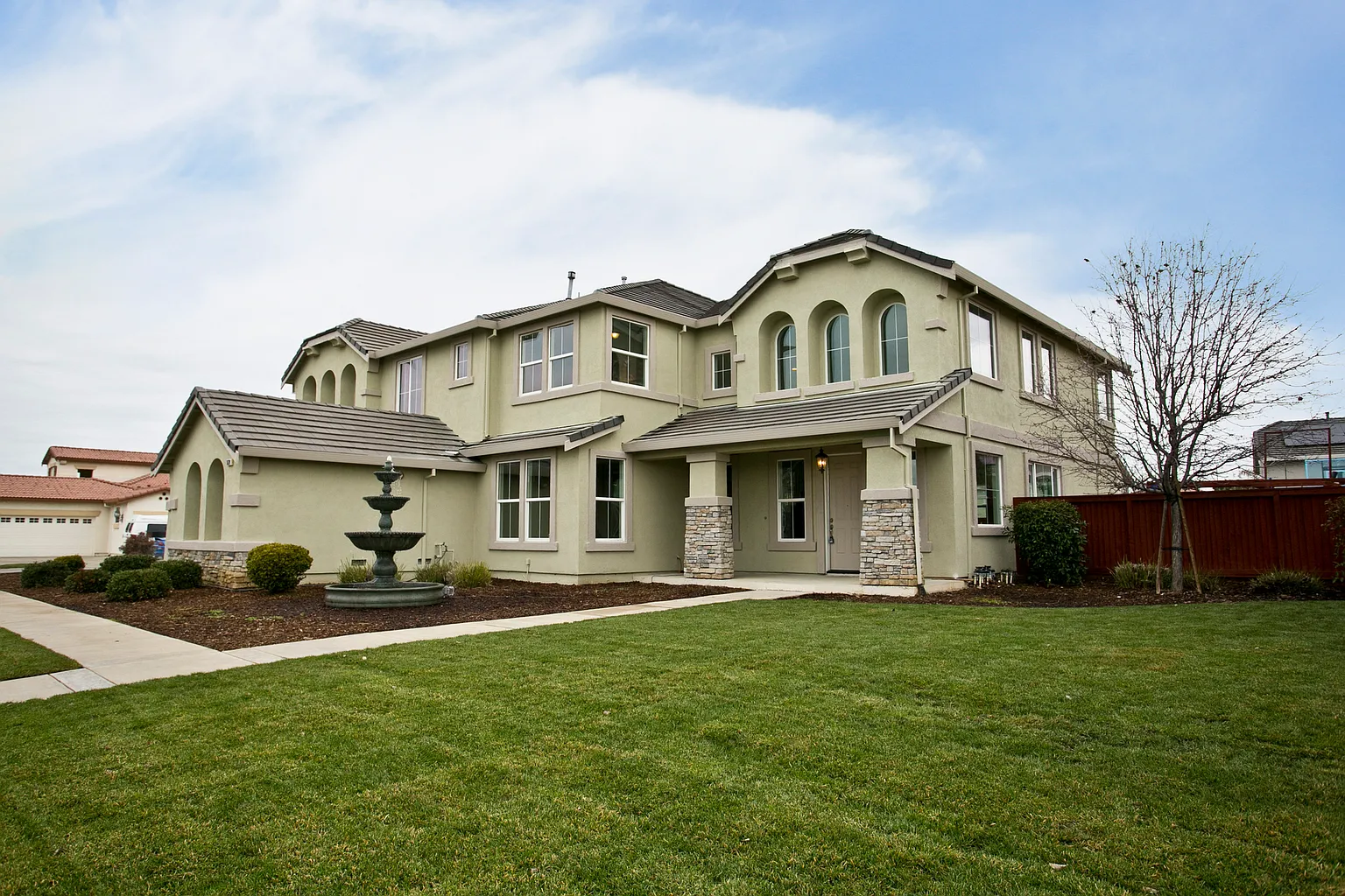 1520 Fairview Ave photo 1