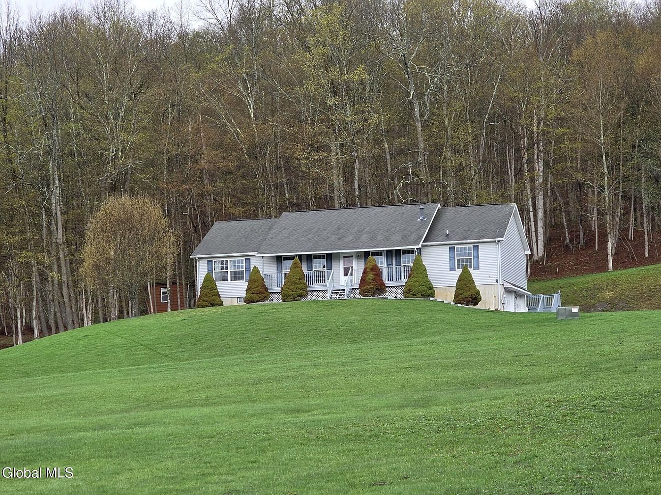 1st image of 1067 Ravine Road