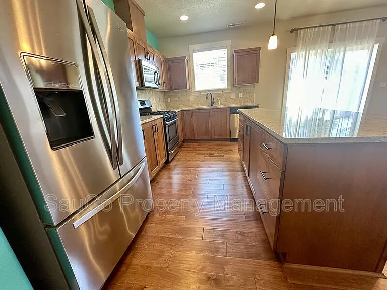 456 SW 203rd Ter — Photo 5