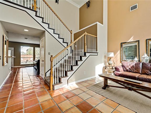 5th image of 8312 Presidio Dr