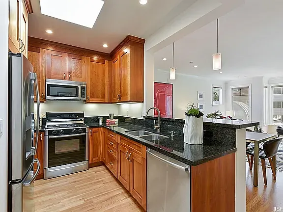 Spacious kitchen with new Bosch dishwasher and LG refridgerarotor