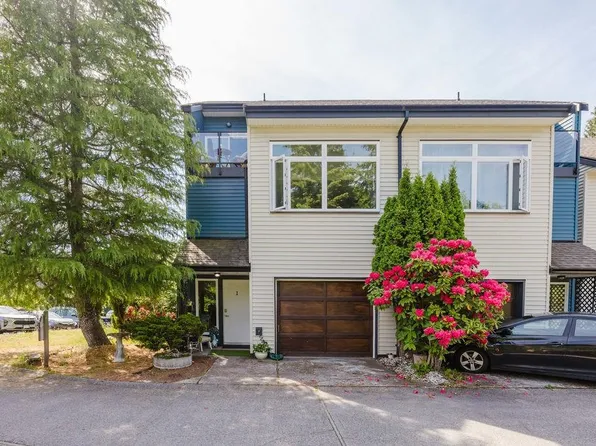 623 Farnham Rd #1, Gibsons, BC V0N 1V8