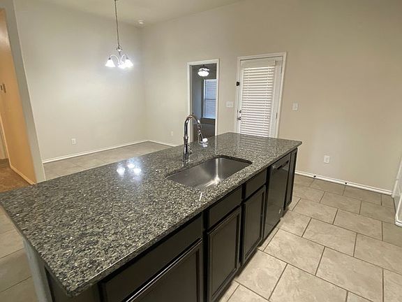 5th image of 13611 Avenue W