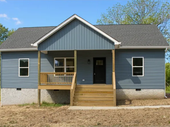729 Walker Ave, Rossville, GA 30741