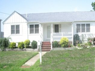 976 Woodcrest Dr, Keyport, NJ 07735