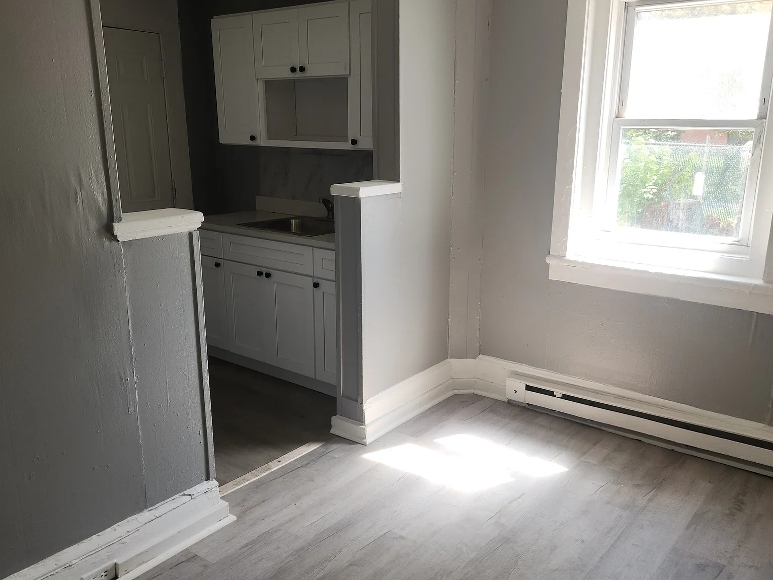 3 bed, 1.5 bath, 1100 sqft, $1,400 — Photo 3