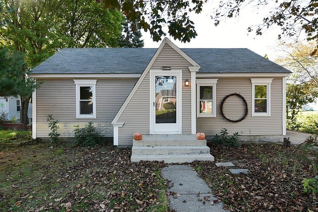 453 Oak St, Shrewsbury, MA 01545 Zillow