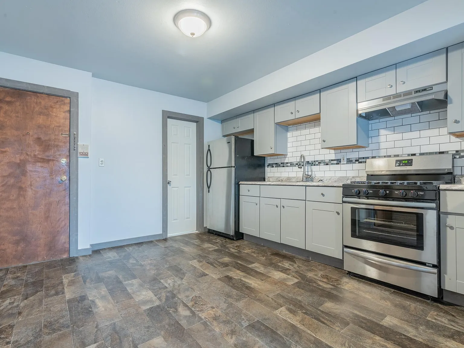 253 Sherman Ave — Photo 1