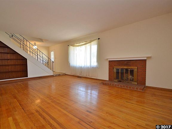 3rd image of 451 Roanoke Dr