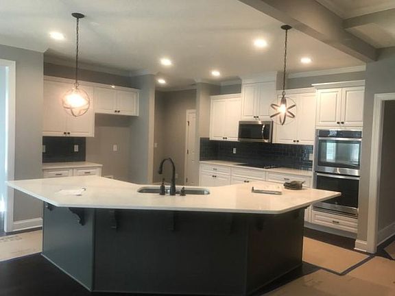 5th image of 4068 Ellington Dr