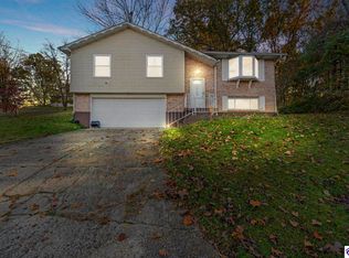 278 Redmar Ln, Radcliff, KY 40160