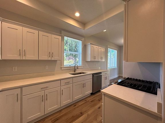 2nd image of 786 Maple St