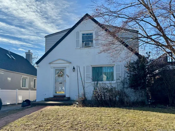 112 Ann Street, Valley Stream, NY 11580