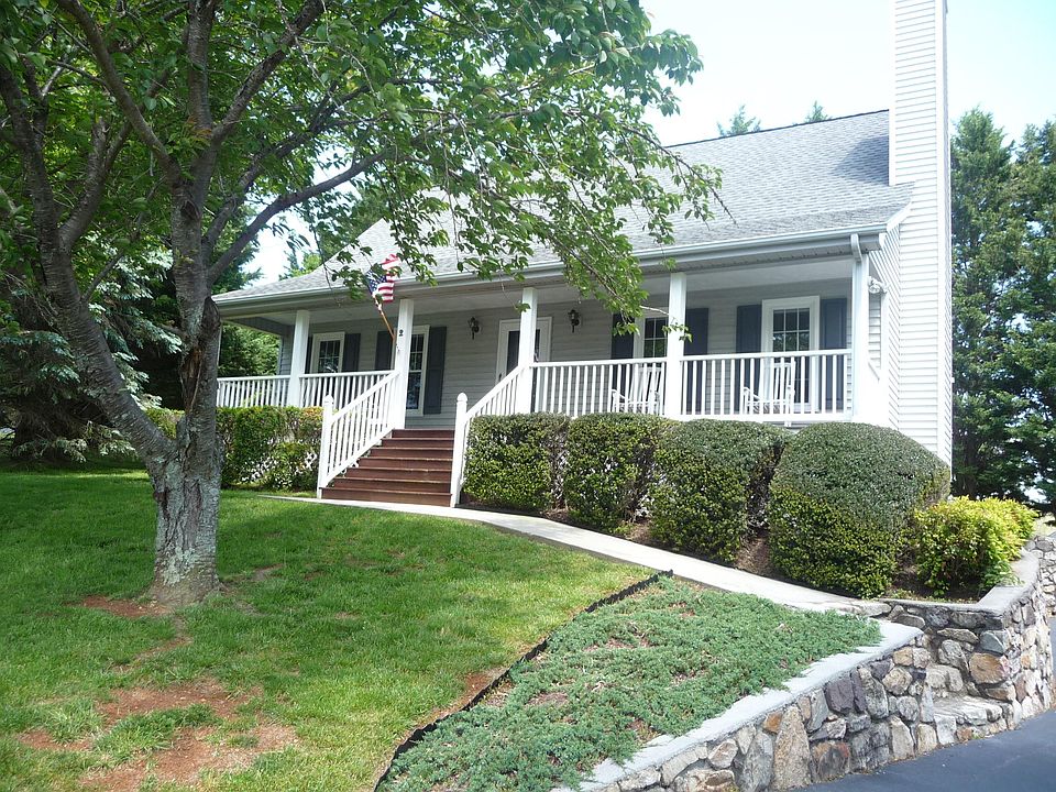 1st image of 2 Wentworth Ln