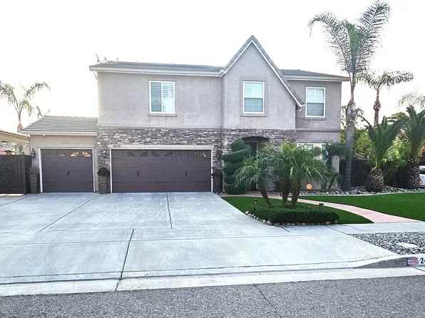 2416 N Oak Grove Court, Visalia, CA 93291