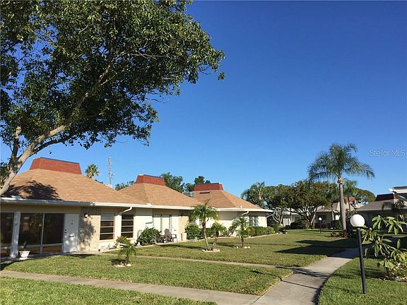 3rd image of 4345 Tahitian Gardens Cir APT E