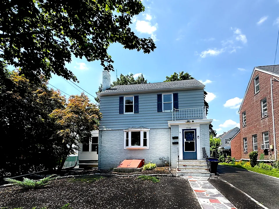 1316 Broad St #2