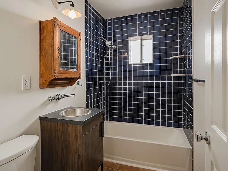 1641 E Coronado Rd — Photo 15