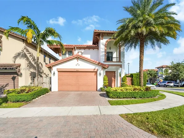 8723 NW 102nd Pl, Doral, FL 33178