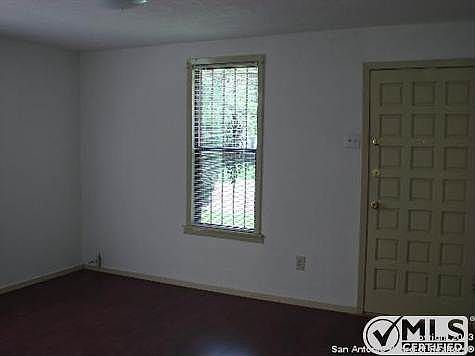 4th image of 112 W Sayers Ave