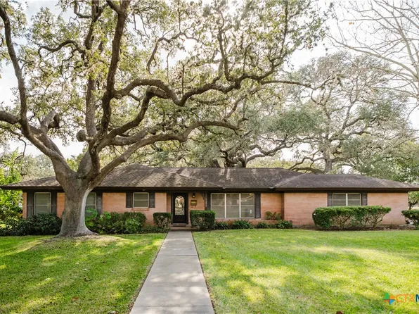 1209 Moss Ln, Cuero, TX 77954