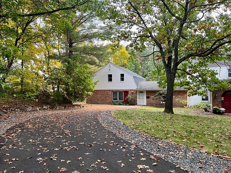 46 Auburndale Ave — Photo 1