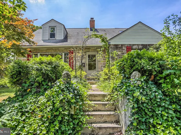 56 S 39th St, Harrisburg, PA 17109