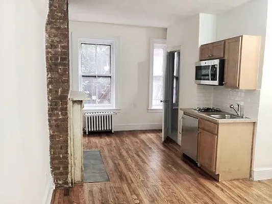 Rented by City Connections Realty | media 20