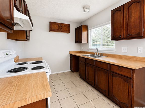 5th image of 4948 CHAMPLAIN
