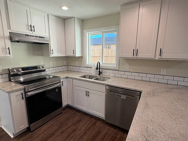 1462 Cascade Dr — Photo 9