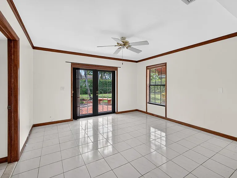 2060 Tropic Isle — Photo 13