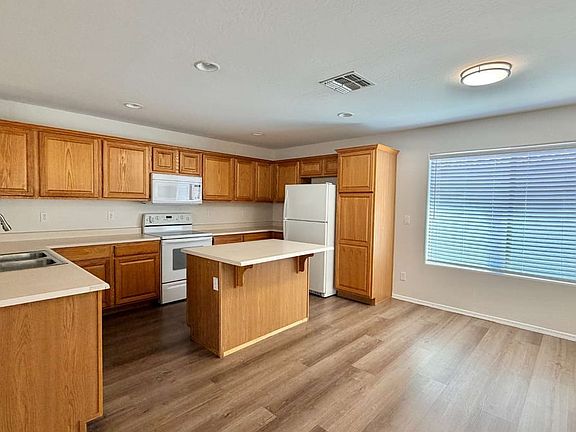 4th image of 42291 W Desert Fairways Dr