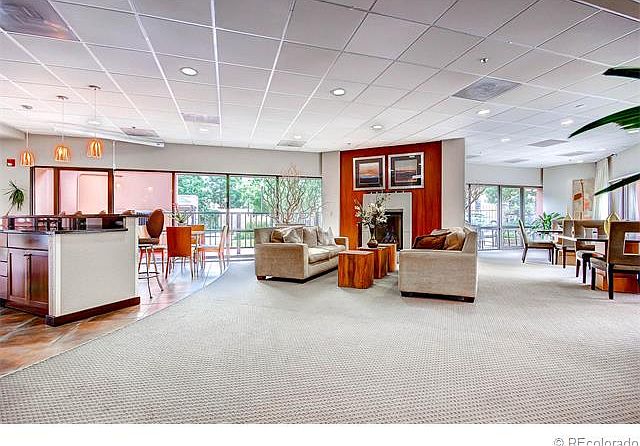1st image of 100 Park Ave W APT 903