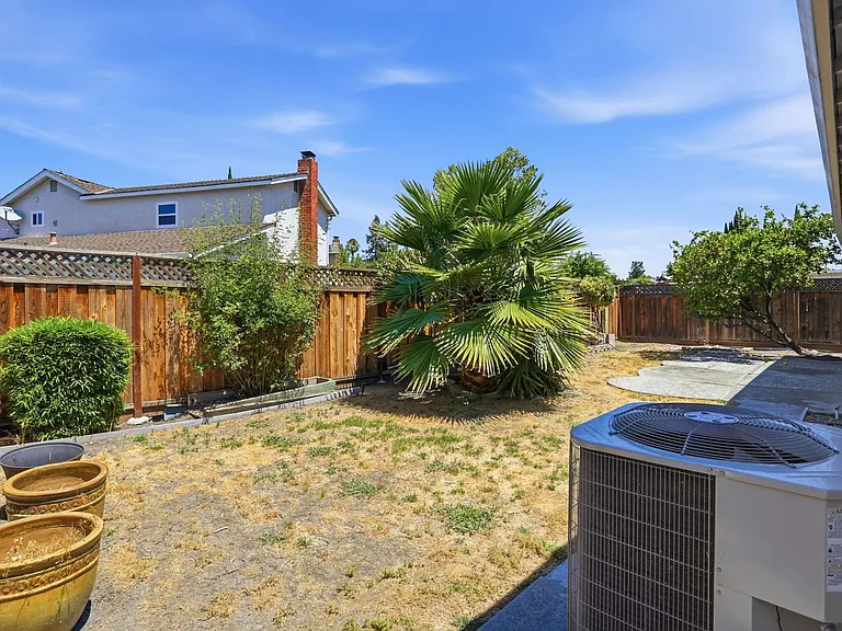 663 Albion Dr — Photo 38