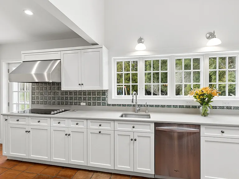 130 Montauk Hwy — Photo 15
