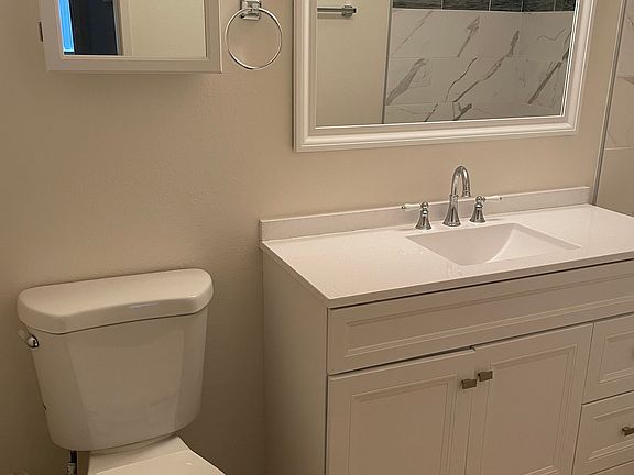 3rd image of 440-1 S Oxford Ave #12