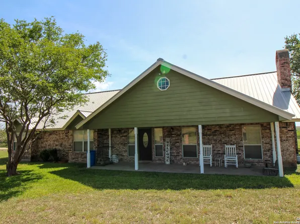 389 County Road 401, Three Rivers, TX 78071