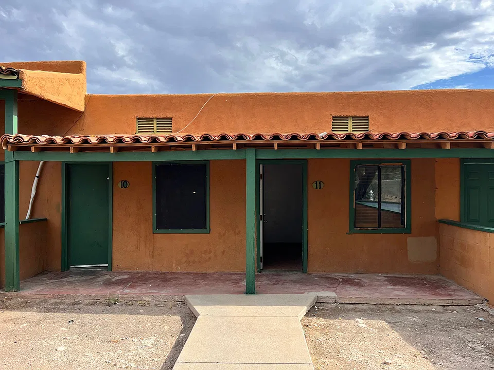 115 E Alturas St